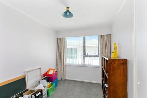 Photo of property in 12 Breton Grove, Kingston, Wellington, 6021