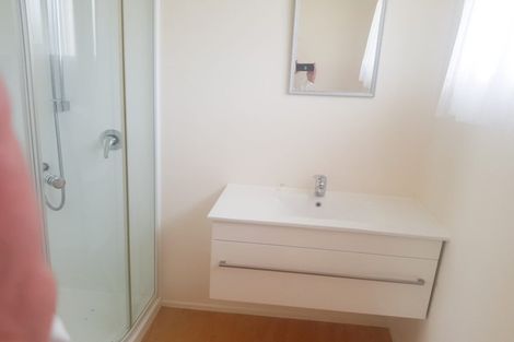 Photo of property in 156 Centreway Road, Orewa, 0931