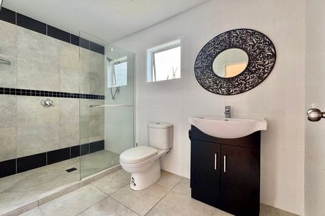 Photo of property in 49 Rosewarne Crescent, Glendene, Auckland, 0602