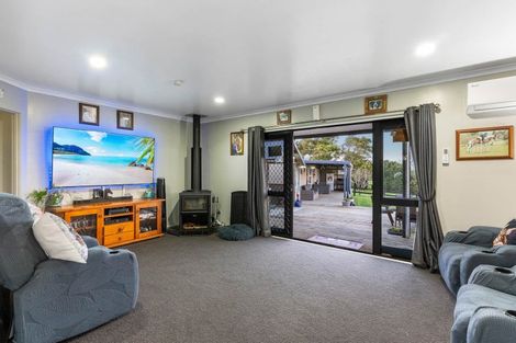 Photo of property in 96 Westhead Road, Pollok, Waiuku, 2683