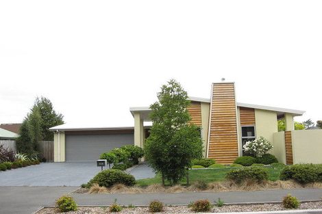 Photo of property in 110 Rothesay Road, Parklands, Christchurch, 8083