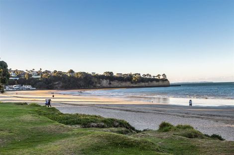 Photo of property in 1/7 Newstead Avenue, Browns Bay, Auckland, 0632