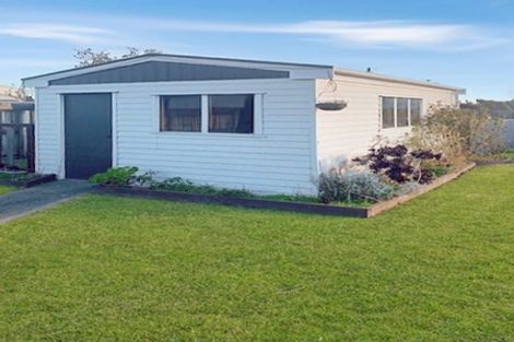 Photo of property in 23 Holland Crescent, Bulls, 4818