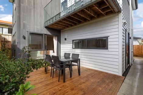 Photo of property in 21e Montgomery Avenue, Belmont, Auckland, 0622