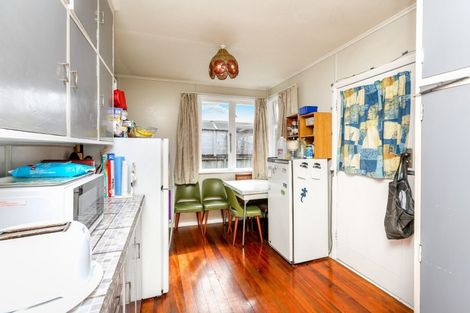 Photo of property in 26 Banks Street, Marfell, New Plymouth, 4310