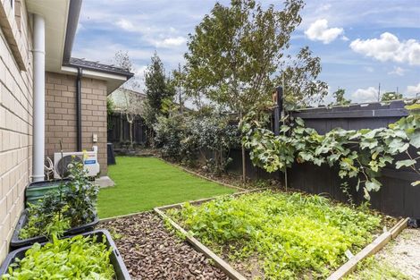 Photo of property in 1 Citation Way, Botany Downs, Auckland, 2010