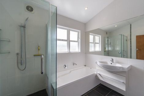 Photo of property in 10 Riverview Terrace, Fairfield, Hamilton, 3214