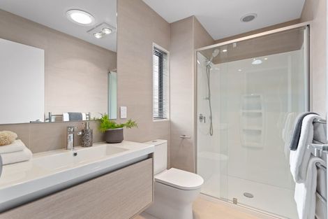 Photo of property in 17 Park Green Avenue, Rosehill, Papakura, 2113