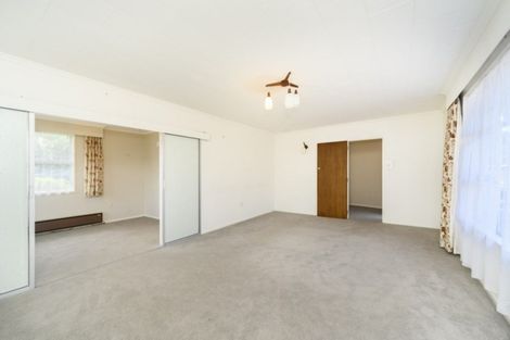 Photo of property in 87 Wikiriwhi Crescent, Awapuni, Palmerston North, 4412