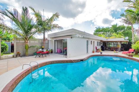 Photo of property in 85 Carnoustie Drive, Wattle Downs, Auckland, 2103