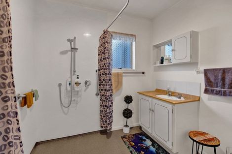 Photo of property in 5 Fookes Street, Waverley, 4510