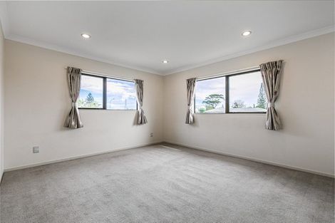 Photo of property in 114a Ti Rakau Drive, Pakuranga, Auckland, 2010