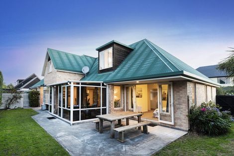 Photo of property in 2/37 Avonhead Road, Avonhead, Christchurch, 8042