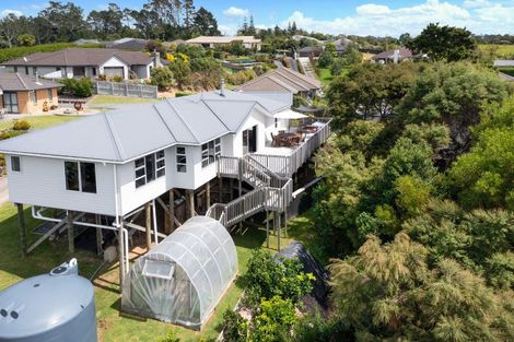 Photo of property in 11 Gavinike Place, Waimauku, 0812