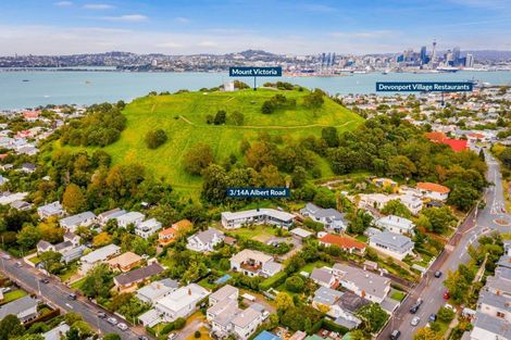 Photo of property in 3/14a Albert Road, Devonport, Auckland, 0624