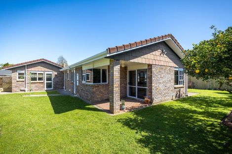 Photo of property in 7 Boulevard Drive, Merrilands, New Plymouth, 4312