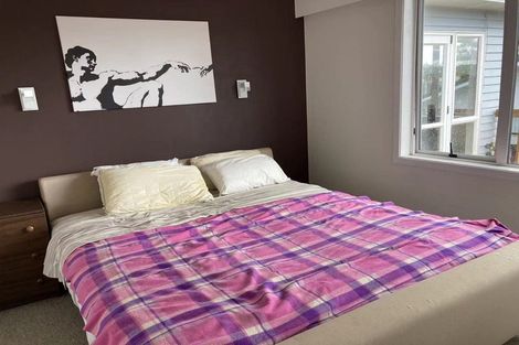 Photo of property in 1/5 Bond Crescent, Forrest Hill, Auckland, 0620