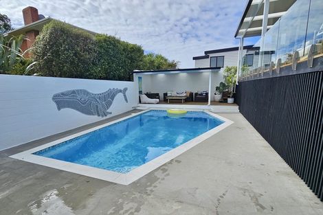 Photo of property in 3/3 Marama Street, Castor Bay, Auckland, 0620
