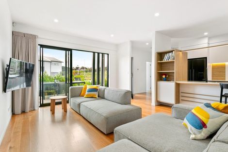 Photo of property in 76 Ashley Avenue, Long Bay, Auckland, 0630