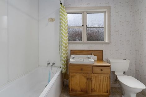 Photo of property in 4 Nathan Place, West End, Palmerston North, 4412