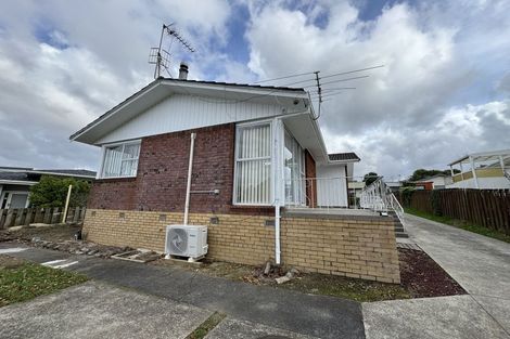 Photo of property in 2/56 Cockayne Crescent, Sunnynook, Auckland, 0620
