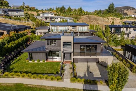 Photo of property in 8 Mills Road, Wanaka, 9305