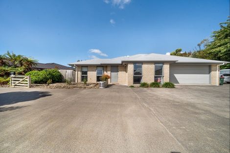 Photo of property in 15a Frederick Place, Whalers Gate, New Plymouth, 4310