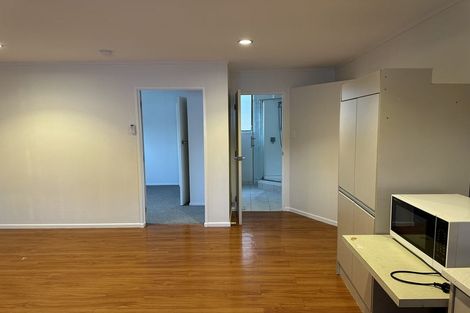 Photo of property in 31 Newington Road, Henderson, Auckland, 0612