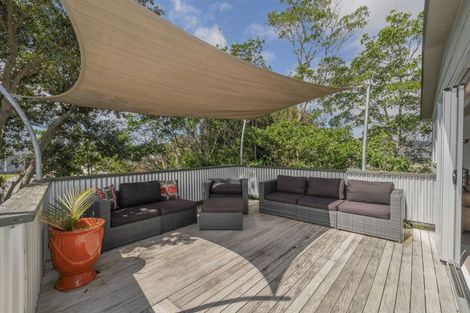 Photo of property in 10 Poplar Street, Whitianga, 3510