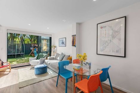 Photo of property in 28 Kotuitui Street, Manukau, Auckland, 2104