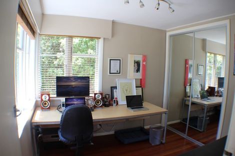 Photo of property in 5 Woodvale Grove, Fairfield, Lower Hutt, 5011