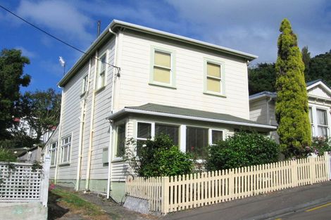 Photo of property in 25 Newman Terrace, Thorndon, Wellington, 6011