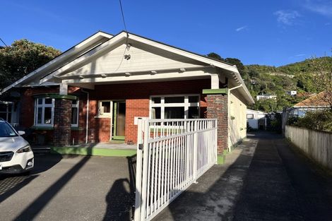 Photo of property in 1/184 The Parade, Island Bay, Wellington, 6023