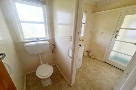 Photo of property in 2a Sutherland Avenue, Silverstream, Upper Hutt, 5019