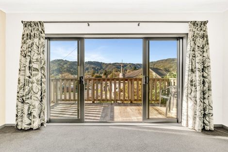 Photo of property in 27a Rawhiti Street, Stokes Valley, Lower Hutt, 5019