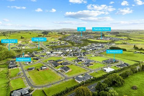 Photo of property in 9 Metoriti Crescent, Karaka, 2124