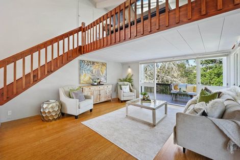 Photo of property in 11 Micawber Place, Mellons Bay, Auckland, 2014