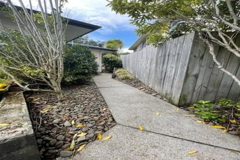 Photo of property in 10a Rena Place, West Harbour, Auckland, 0618