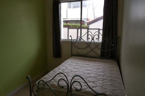 Photo of property in 2/35 Mana Esplanade, Paremata, Porirua, 5026