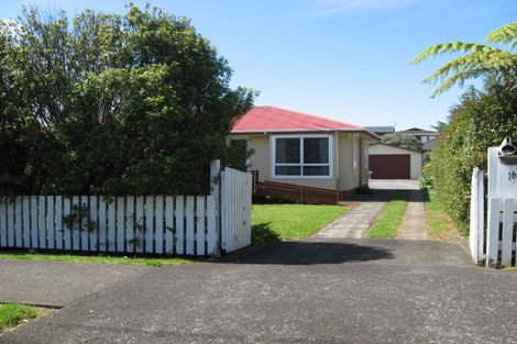 Photo of property in 16 Rimu Road, Mangere Bridge, Auckland, 2022