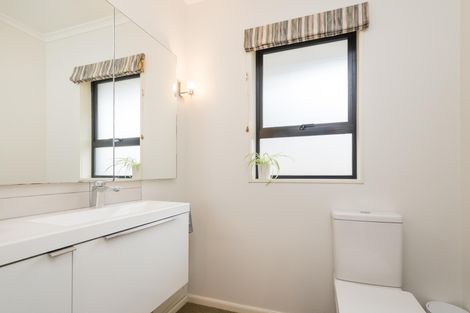 Photo of property in 15 Phoenix Avenue, Hokowhitu, Palmerston North, 4410