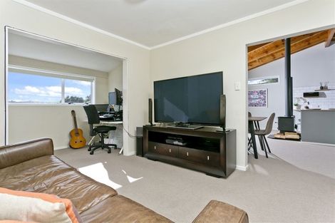 Photo of property in 13 Hillcrest Road, Hatfields Beach, Orewa, 0931