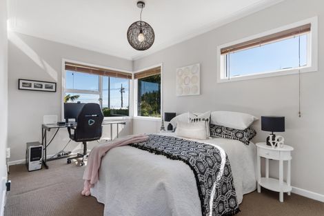 Photo of property in 37 Mellons Bay Road, Mellons Bay, Auckland, 2014