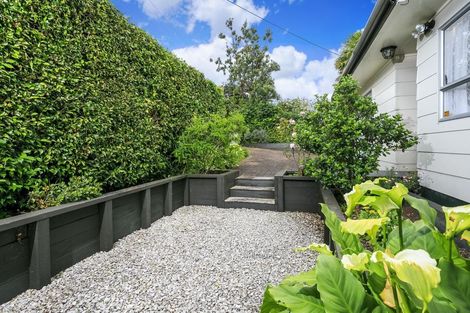 Photo of property in 1/1a Radiata Lane, Chatswood, Auckland, 0626
