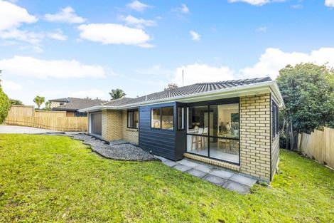 Photo of property in 43 Ewhurst Place, Goodwood Heights, Auckland, 2105