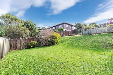 Photo of property in 81 Victory Crescent, Tawa, Wellington, 5028