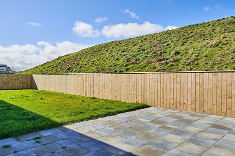 Photo of property in 113 Queen Charlotte Drive, Aotea, Porirua, 5024