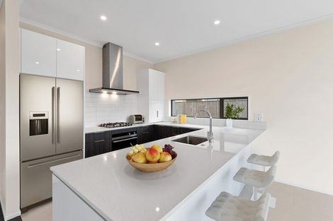 Photo of property in 12 Kuparu Lane, Red Beach, 0932