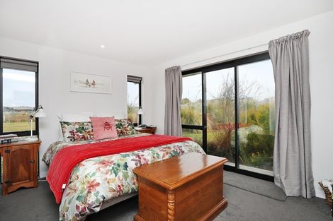 Photo of property in 81 Watt Road, Otatara, Invercargill, 9879