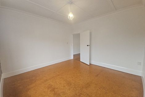 Photo of property in 35 Weymouth Street, New Plymouth, 4310